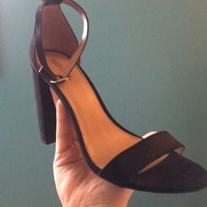 Size 8.5 black heels